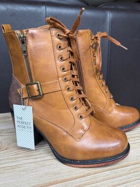 Celebrity Pink Lace-Up Ankle Boots in Cognac Tan 7.5 Wide